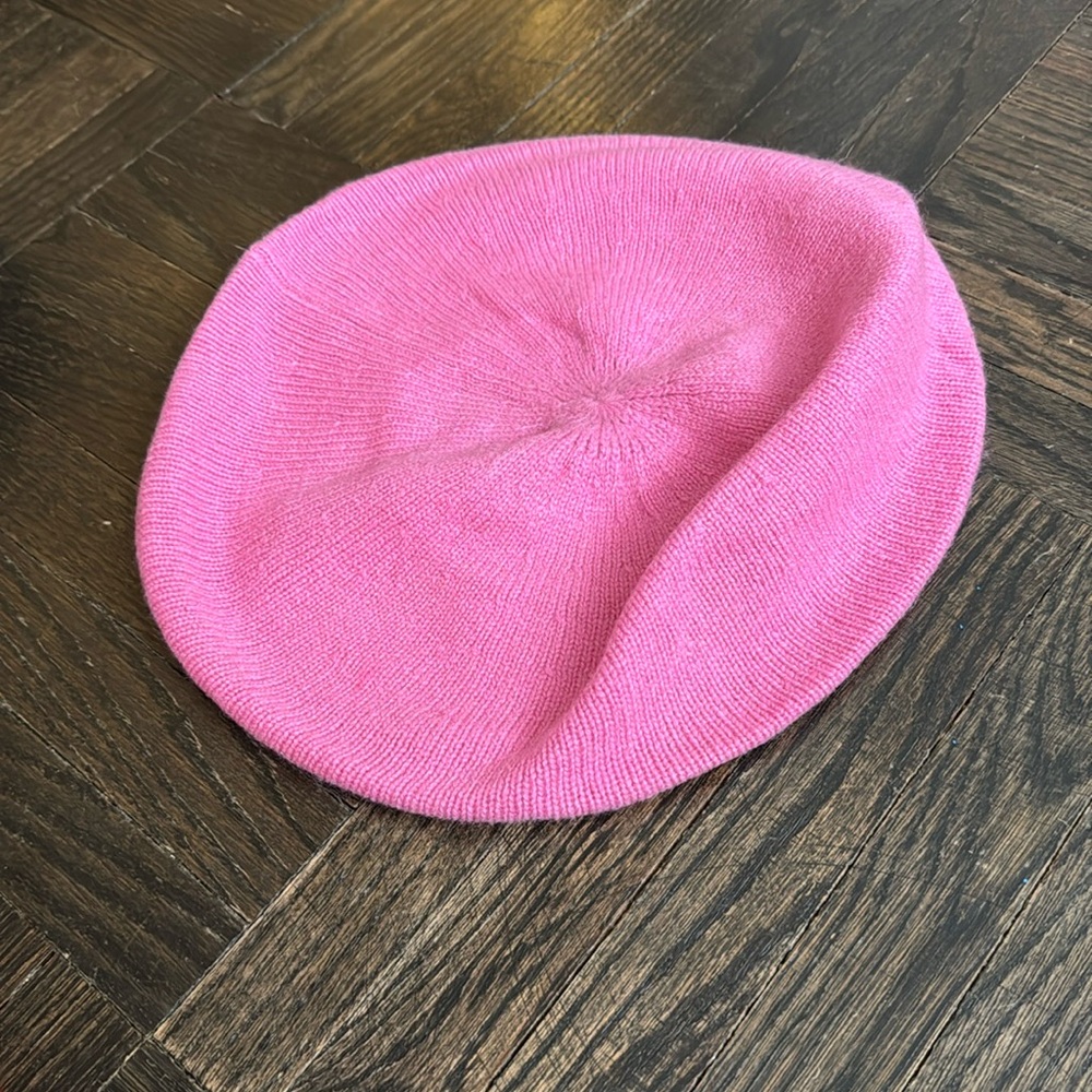 Used Claudia Nichole PINK cashmere Baret! One size